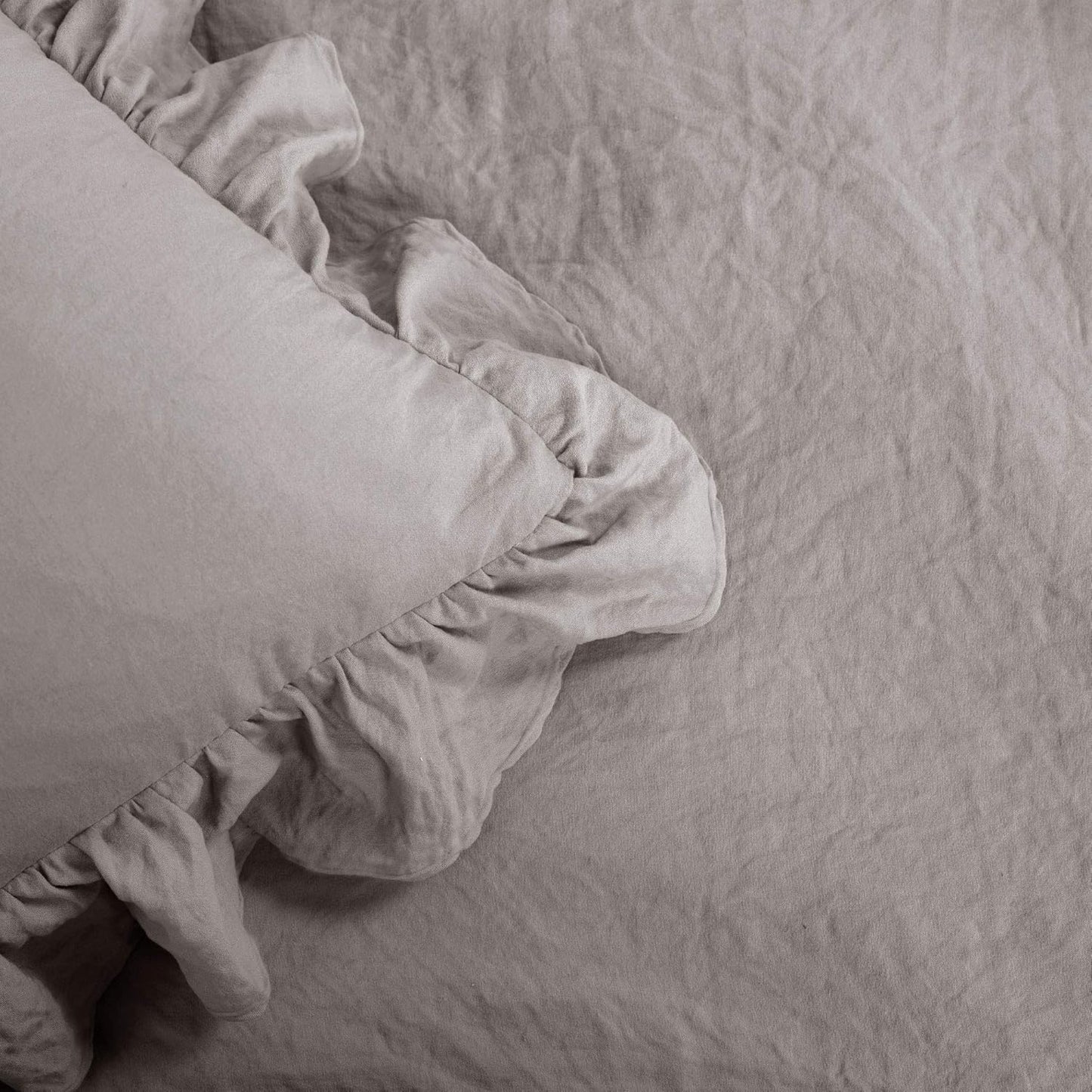 Reyna Ruffle Comforter Set - 3 Piece Cozy Ruffled Bedding Set - Timeless Elegance and Comfort for Dorm Room - Full/ Queen, Gray